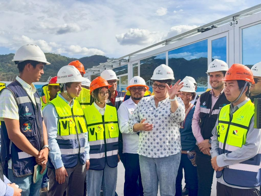 洪都拉斯卫生部部长调研乔卢特卡医院项目